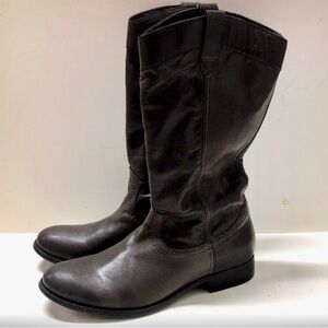 NWOT FRYE Brown Leather Women's Boots.